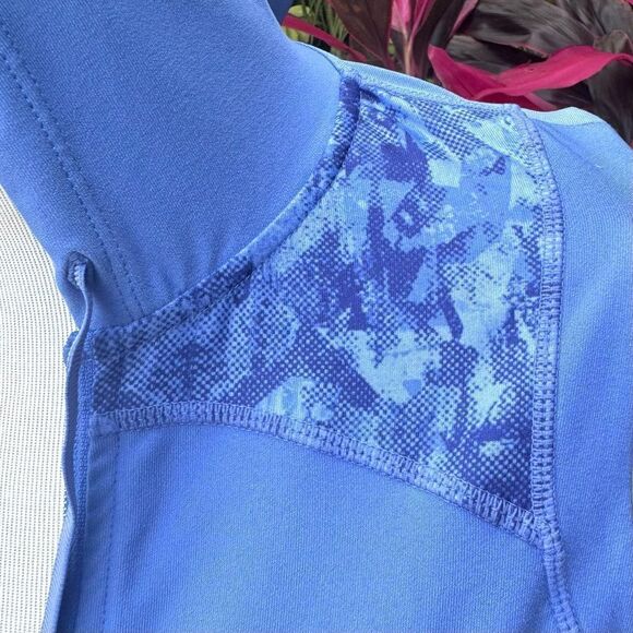 Eddie Bauer Motion Vest (Crocus Blue) - Picture 4 of 10